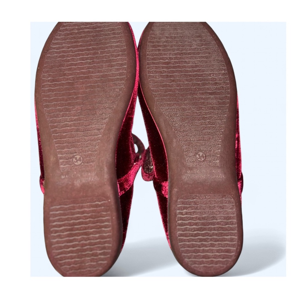 Girl’s Size 3 US (EU 34) Burgundy Mary Jane Shoes With Adjustable Strap - Picture 10 of 11